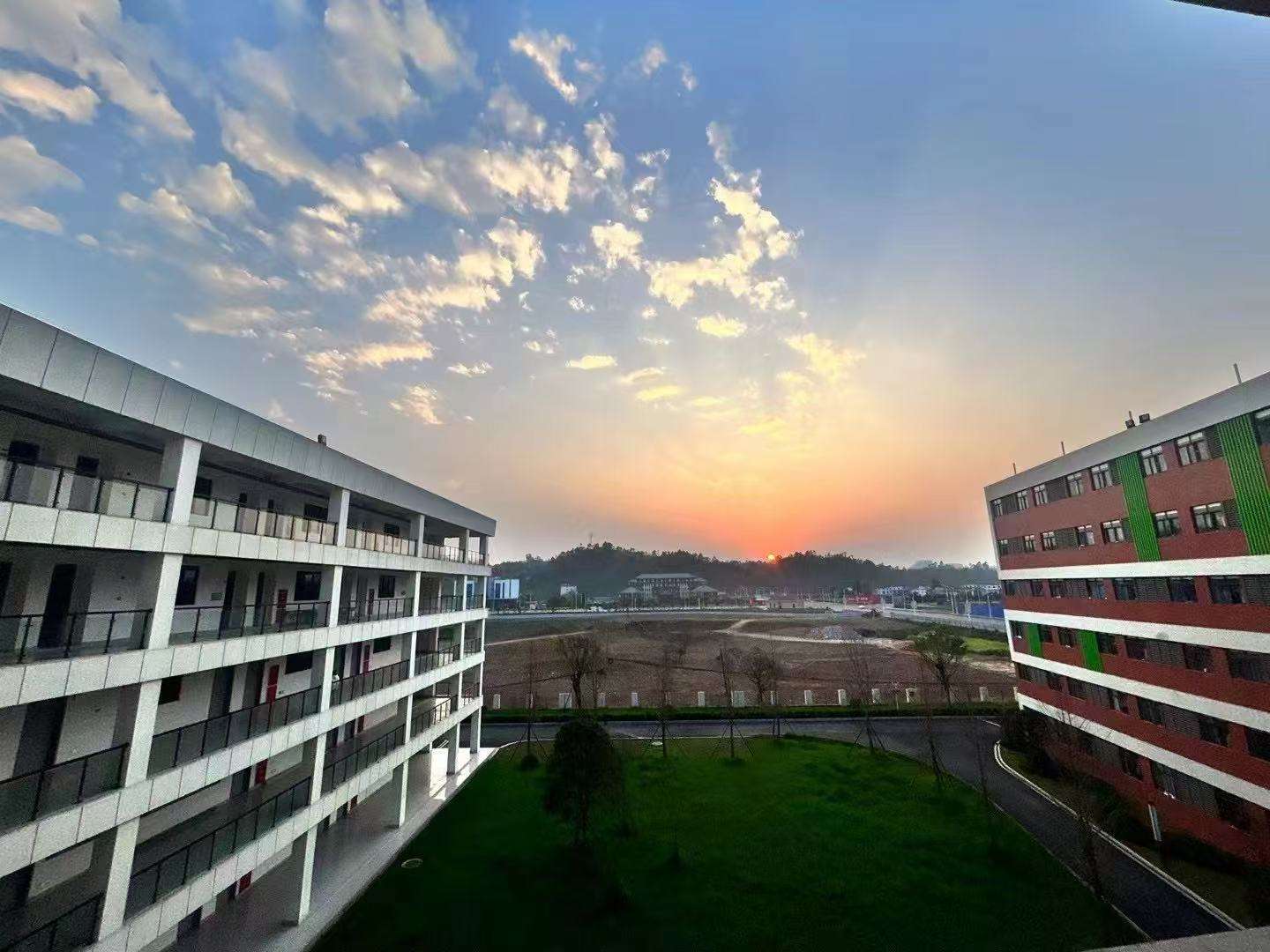 Ϧ��µ��t��У