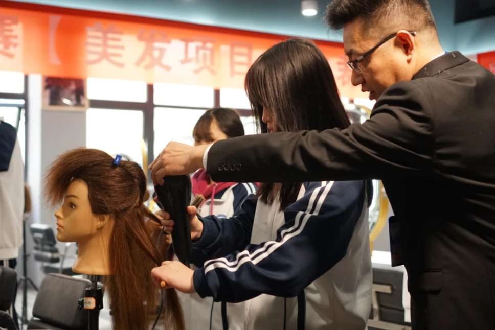 �Ĵ��ɶ��������l(f��)�W(xu��)У����