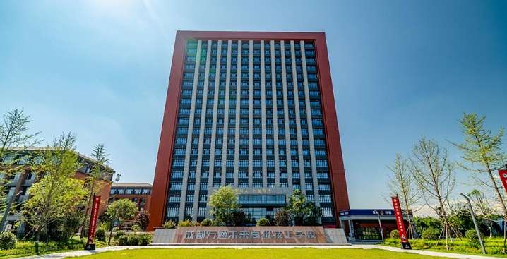 �ɶ��fͨδ���߼������WУ����