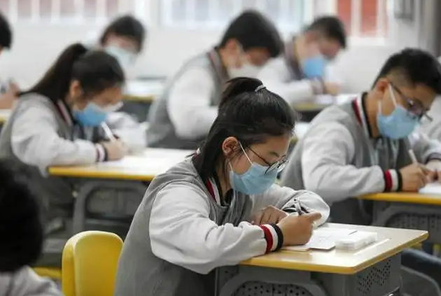 �o��������I(y��)���g(sh��)�W(xu��)У2022����������