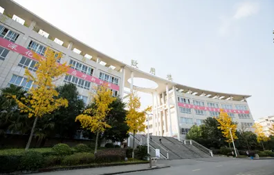 �V����Ӣ���I(y��)���g(sh��)�W(xu��)У2022����������