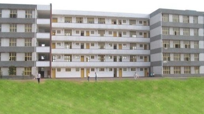 �o���������е��I(y��)���g(sh��)�W(xu��)У2024����������