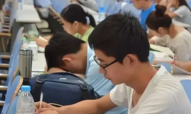 �Ĵ��Ќ��W(xu��)У�Ă�(g��)���