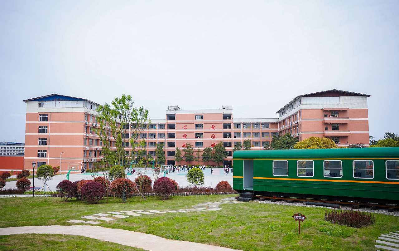 �Ĵ�ʡ�ϳ�����Z�еȌ��I�WУ2026����������