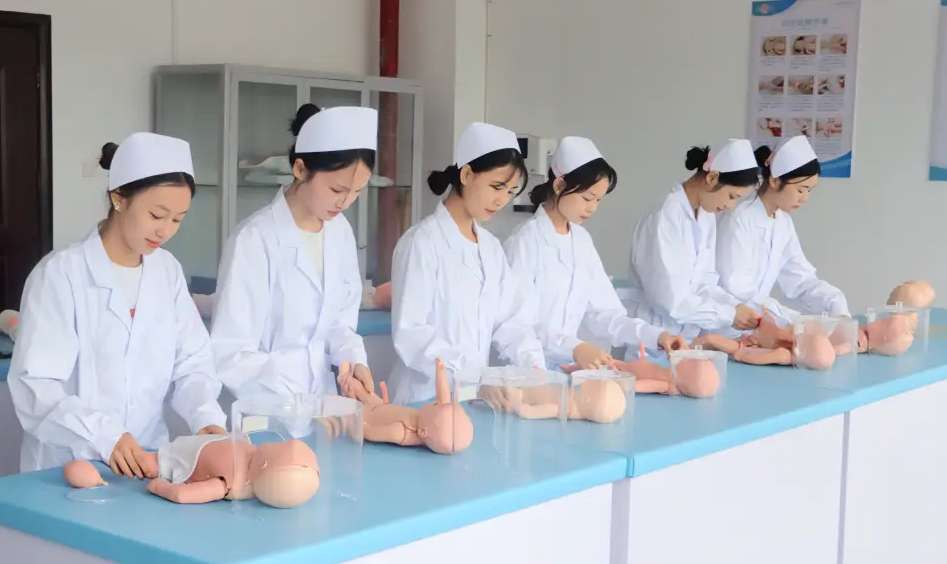 �Ĵ����A�߼������WУ���o�팣�I��ô�ӣ�