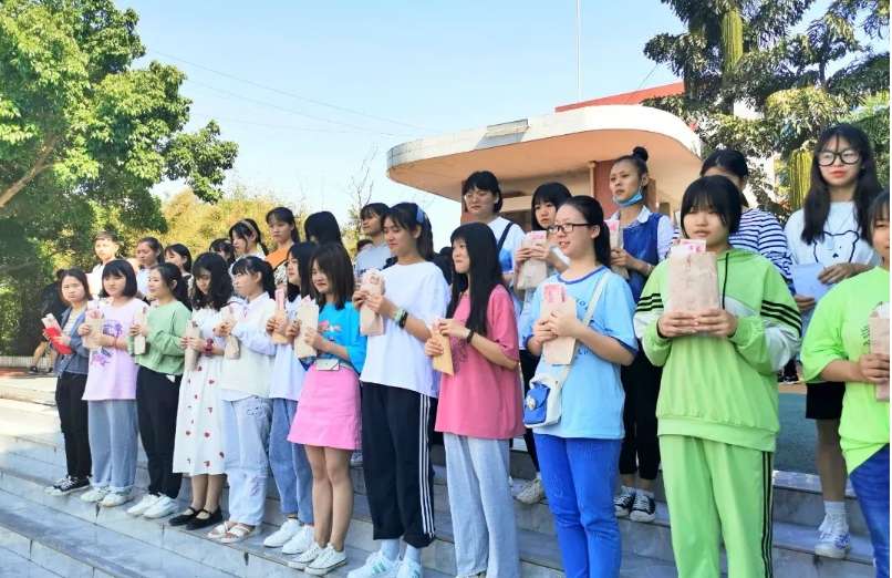 �Y�пh�I���g�WУ2025��������B