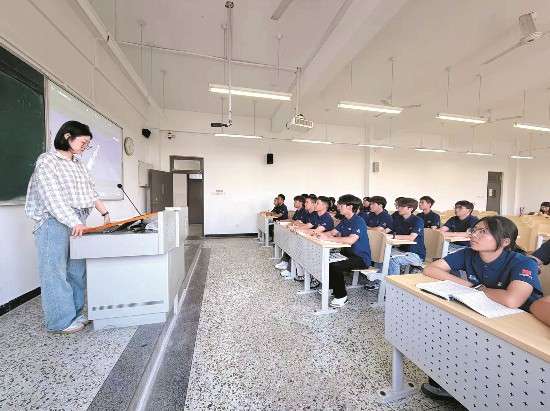 �����ƾ�40����������x���xУ��