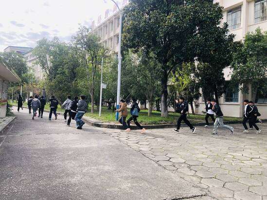 �Ծ��ٷ�������δ��ȼ�������Ĵ�ˮ��ˮ늼����WԺ�e�����������ݾ���֪�R��Ӗ