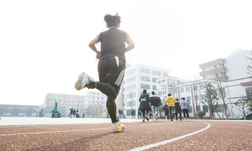 �Ĵ����I(y��)�Q(m��o)�׌W(xu��)У��ȫ���ƌW(xu��)У�᣿