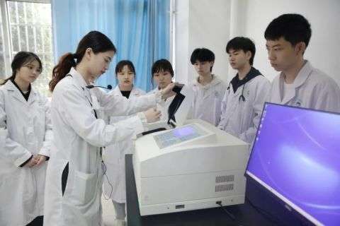 �ɶ����t(y��)ˎ��W(xu��)�����t(y��)ԺᘾČW(xu��)У��ˎ��ˎ���I(y��)��ô����