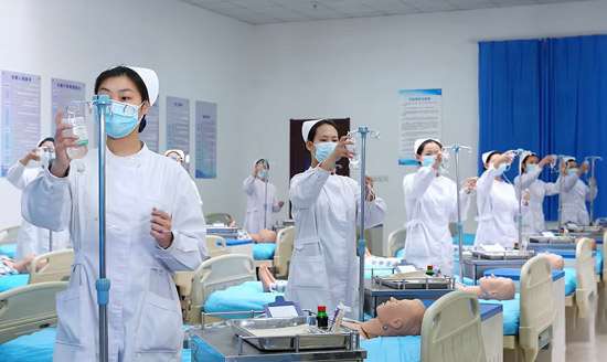 ʡ��(j��)������У�x�ܣ��Ĵ����A�߼�(j��)�����W(xu��)У�o(h��)�팣�I(y��)����ɫ�̌W(xu��)������������ʹ����Ӣ