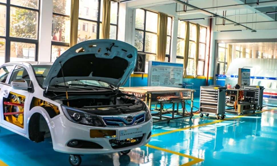 �Ĵ�ʡ������У�Ĵ����A�߼�(j��)�����W(xu��)У����Դ��܇���I(y��)���Ԅ�(chu��ng)��ģʽ��������Դ�a(ch��n)�I(y��)���h