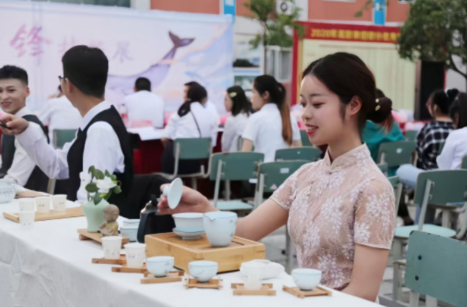 �ɶ����p���^(q��)ָ����е��I(y��)���g(sh��)�W(xu��)У���η���(w��)�c���팣�I(y��)������(ji��n)��