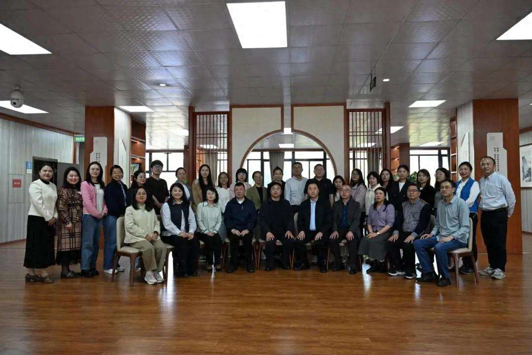 �ɶ��г��A�^�C�ϸ߼��ЌW�c�ɶ��е���ʮ���ЌW�Ͻ�����ʽ����