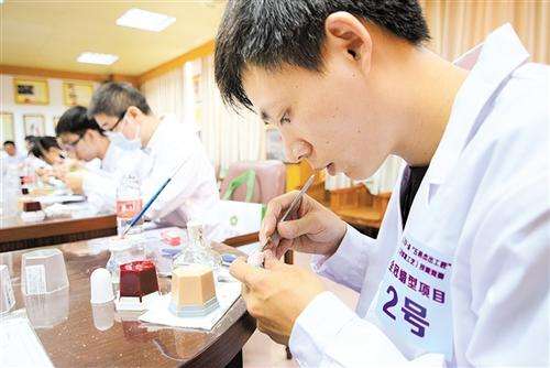 �A���l(w��i)У��ǻ�ޏ͹�ˇ�������ƣ�