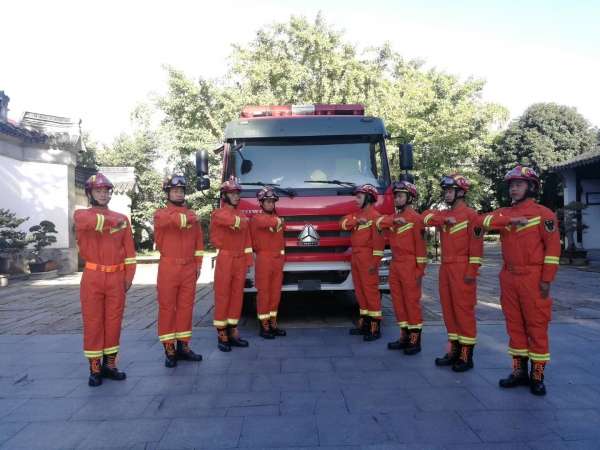 ��^�����չ������������T��