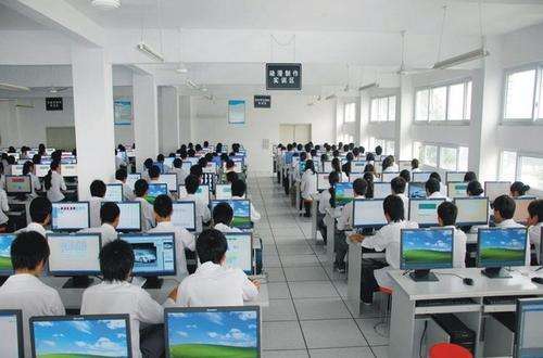 �ɶ��A�������I�WУӋ��C����