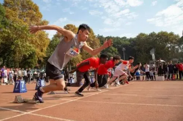 �\��Ӗ���I��B