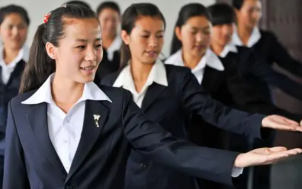 ������У���η����c���팣�I