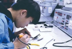 ��Ӽ��g����