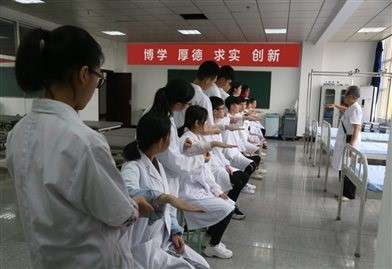 �Ƚ��t(y��)��У���ͼ��g