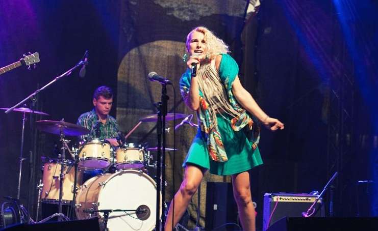 ��������