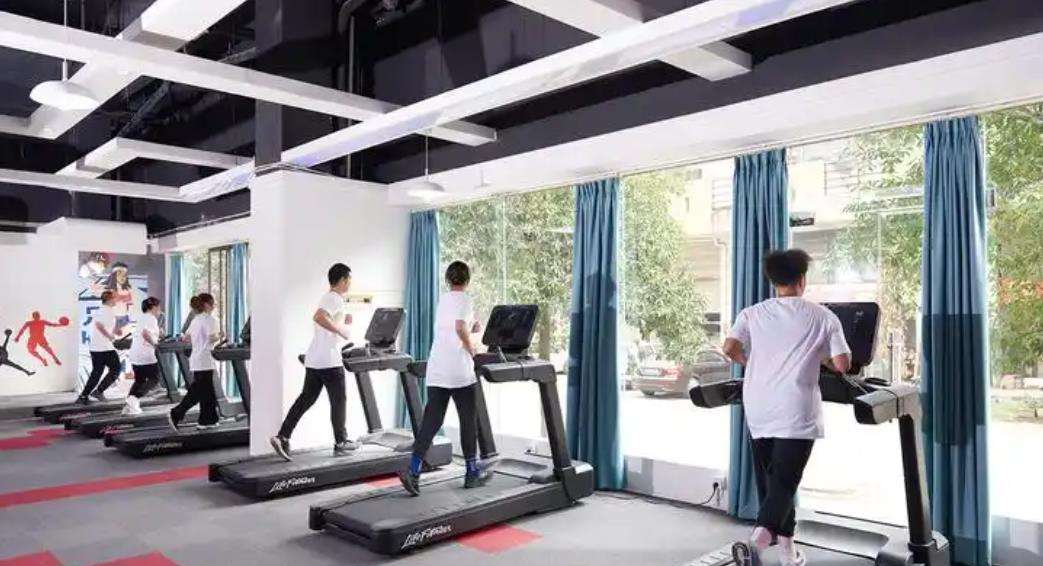 ���e�w������