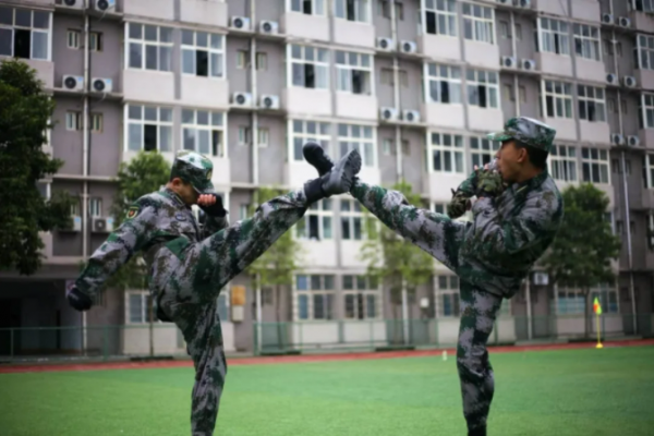 ���������˲����B�ࣨ���I�C���ˣ�